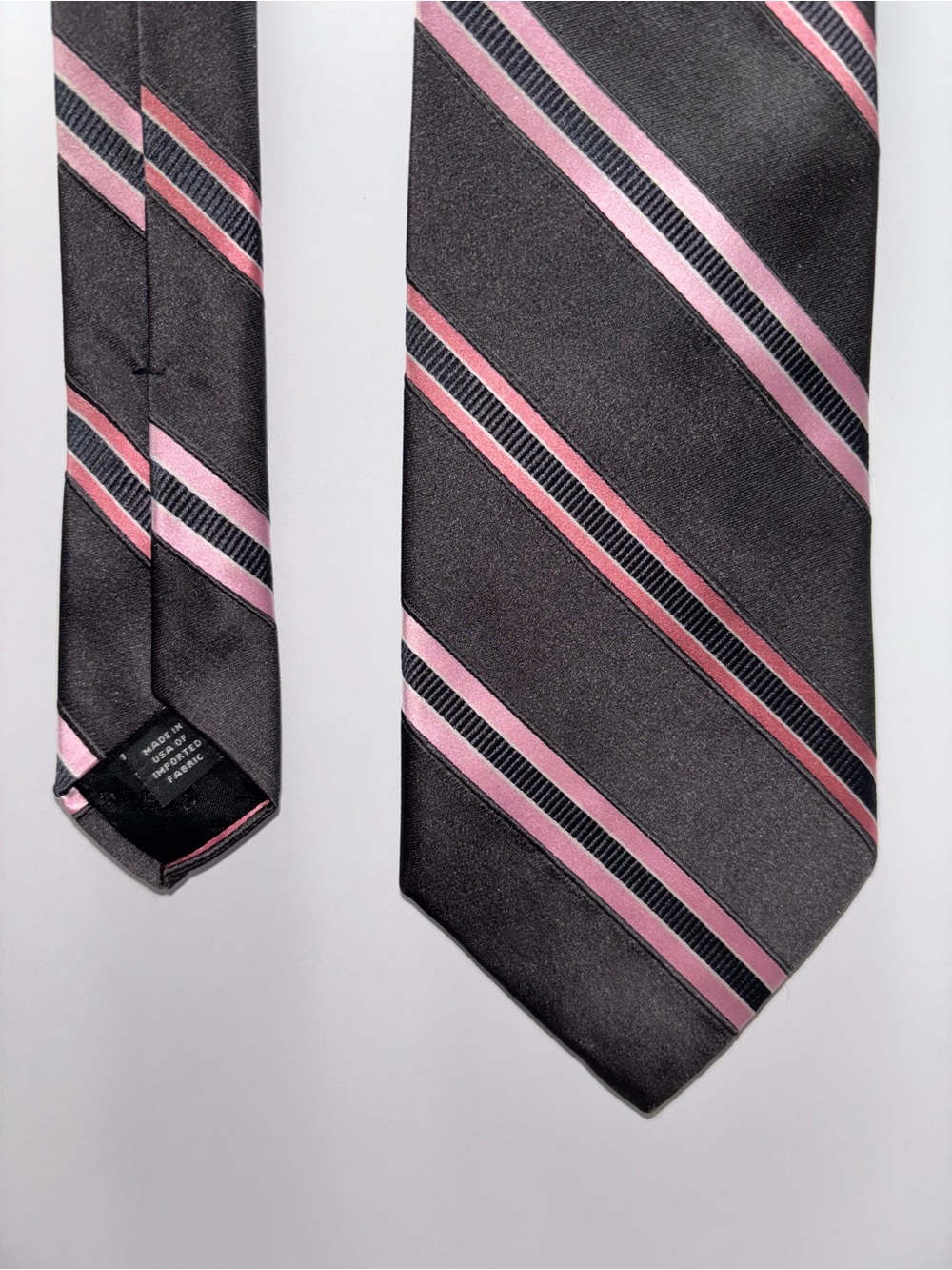 Express Design Studio Men’s Necktie Black Pink Stripes Imported Fabric USA